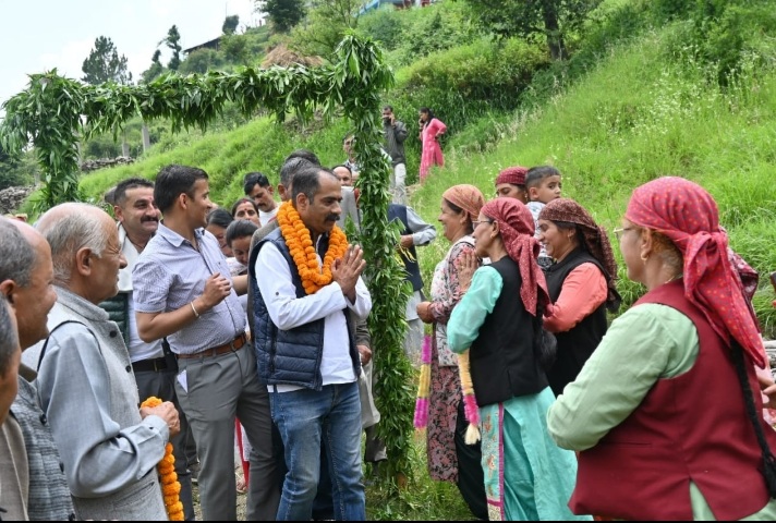 ग्रामीण विकास मंत्री ने  कुफरी, जटोली, कोटली, बगना, पराडी तथा दरभोग में की जनसभाएं और सुनी जनसमस्याएं